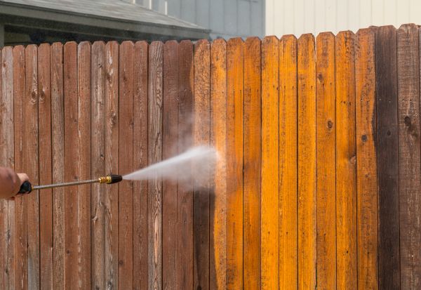 Fence Power Washing in Easley