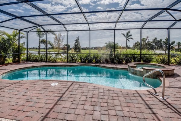 Cost of Pool Enclosure Cleaning in Easley