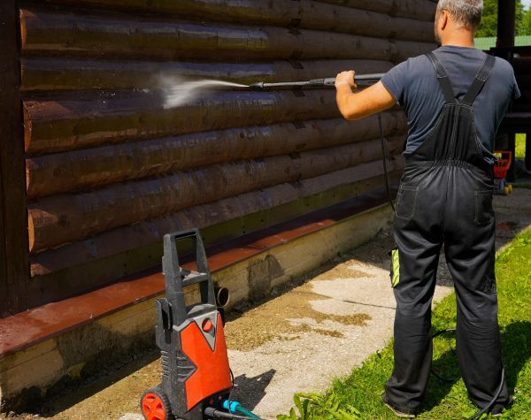 Cost of Log Home Pressure Washing in Easley