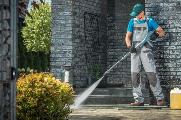 Outside House Cleaning in Easley