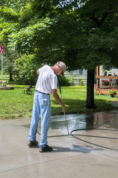 Driveway Concrete Cleaning in Easley