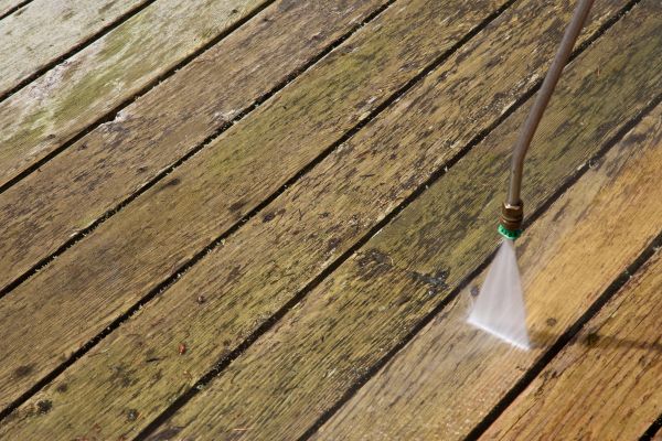 Cost of Deck Mold Removal in Easley