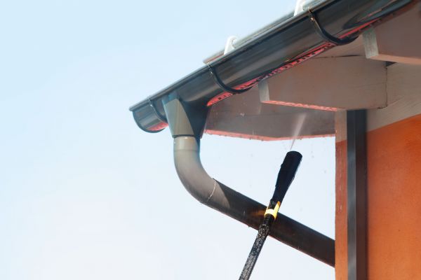Eaves Power Washing in Easley